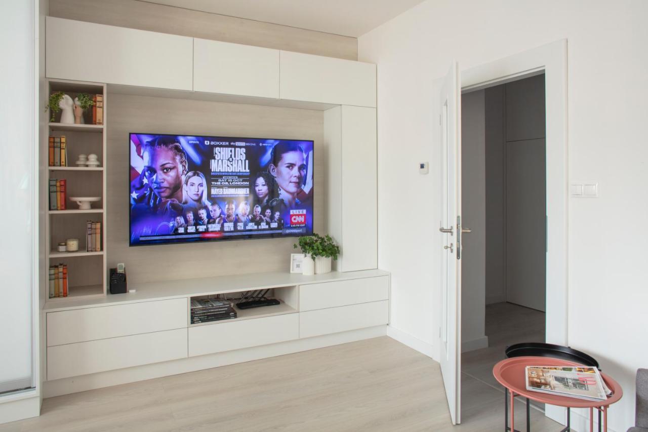 Light Room By Zoom Apartments Bratislava Bagian luar foto