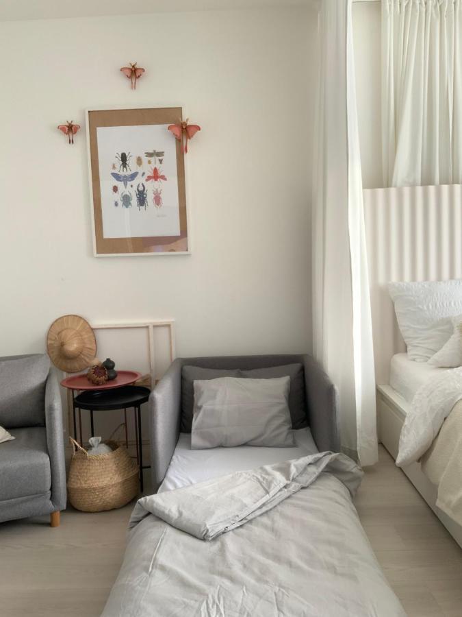 Light Room By Zoom Apartments Bratislava Bagian luar foto