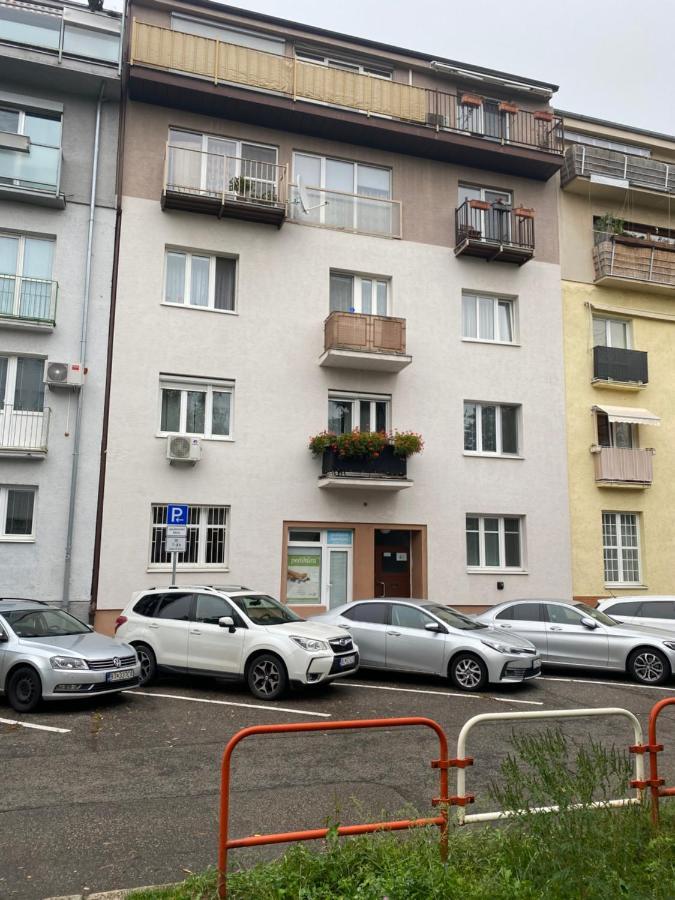 Light Room By Zoom Apartments Bratislava Bagian luar foto